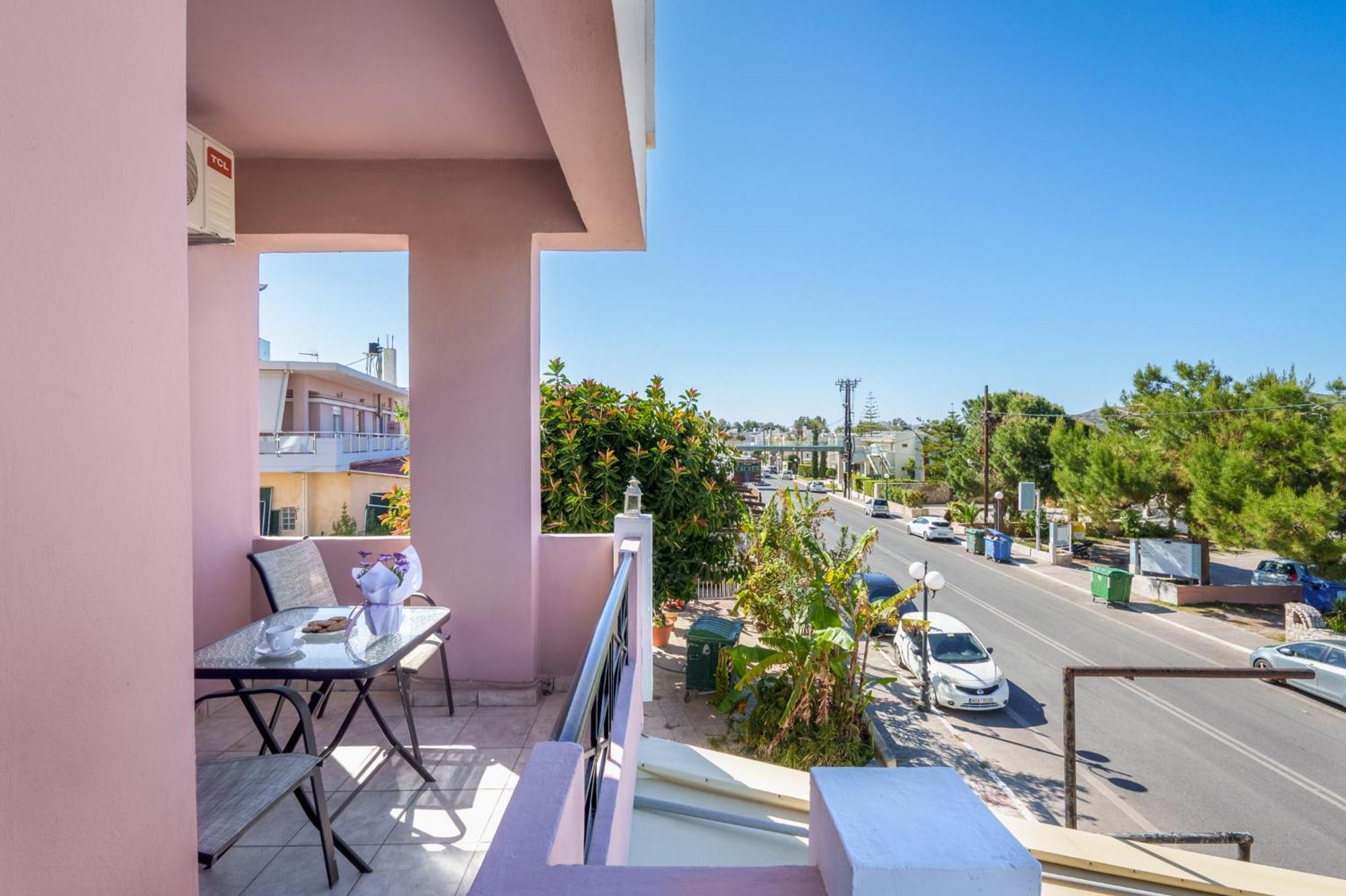 Nikos Apartments Agia Marina  Екстер'єр фото