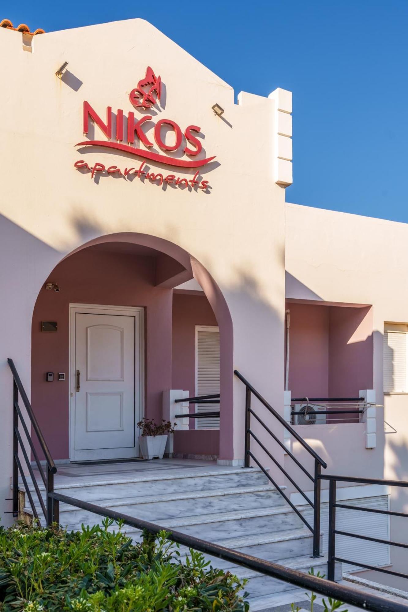 Nikos Apartments Agia Marina  Екстер'єр фото