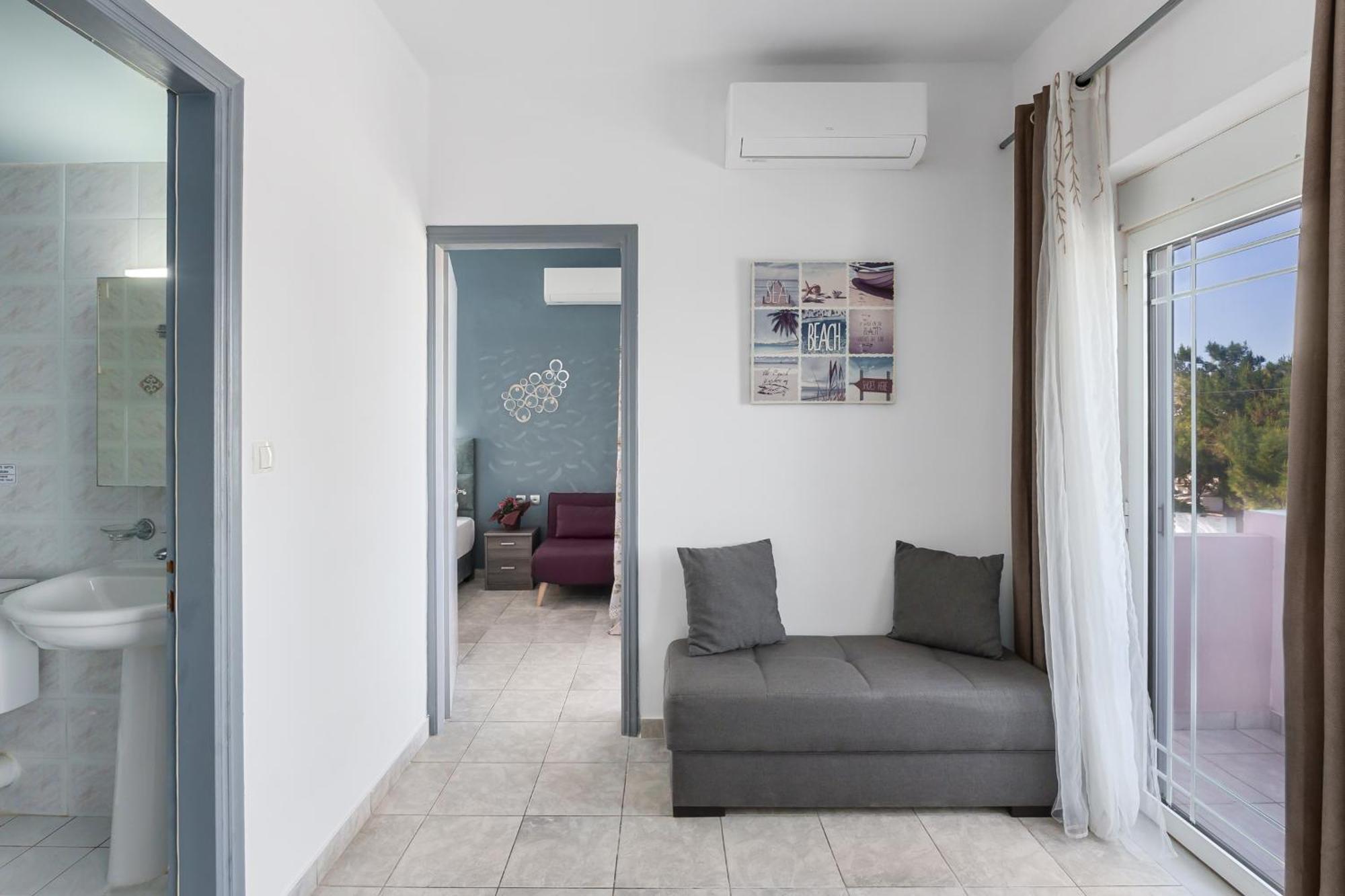 Nikos Apartments Agia Marina  Екстер'єр фото